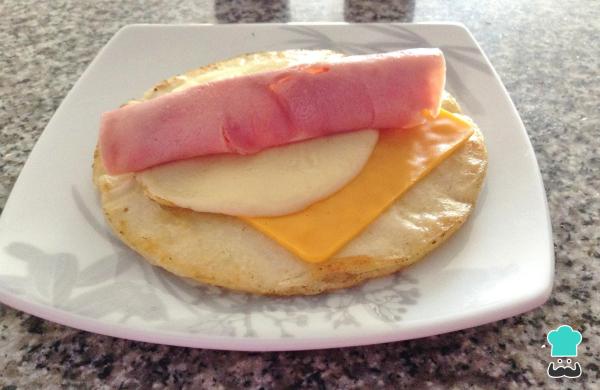 Receita de Arepa de presunto e dois queijos