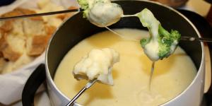 Fondue de queijo simples