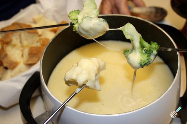 Receita de Fondue de queijo simples