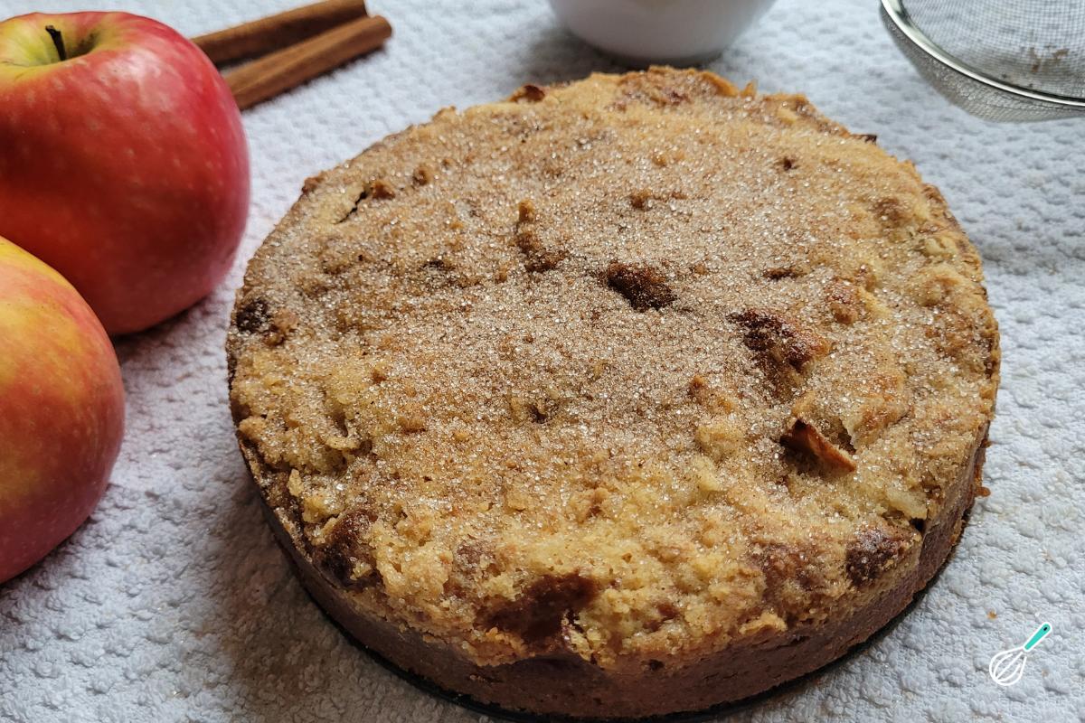 Receita de Cuca de maçã com farofa crocante