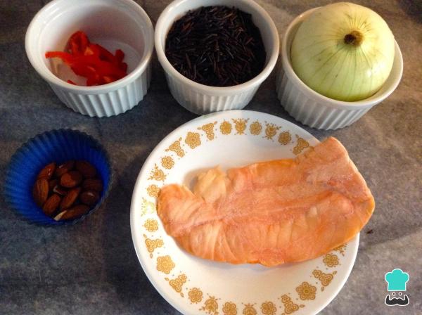 Receita de Arroz selvagem com salmão - Passo 1