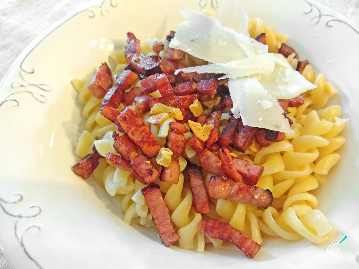 Receita de Macarrão alho e óleo com bacon