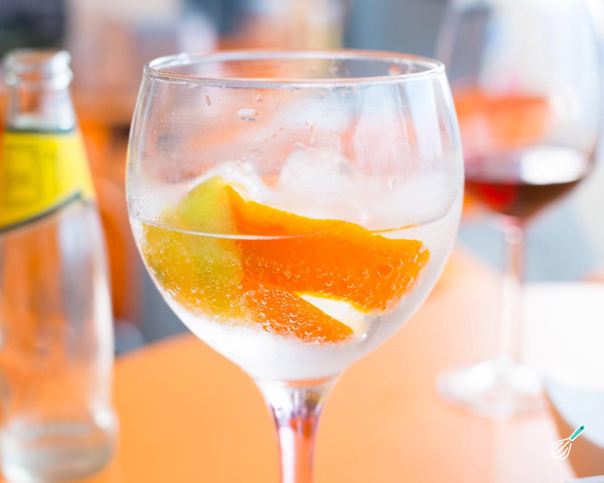 Gin tônica laranja