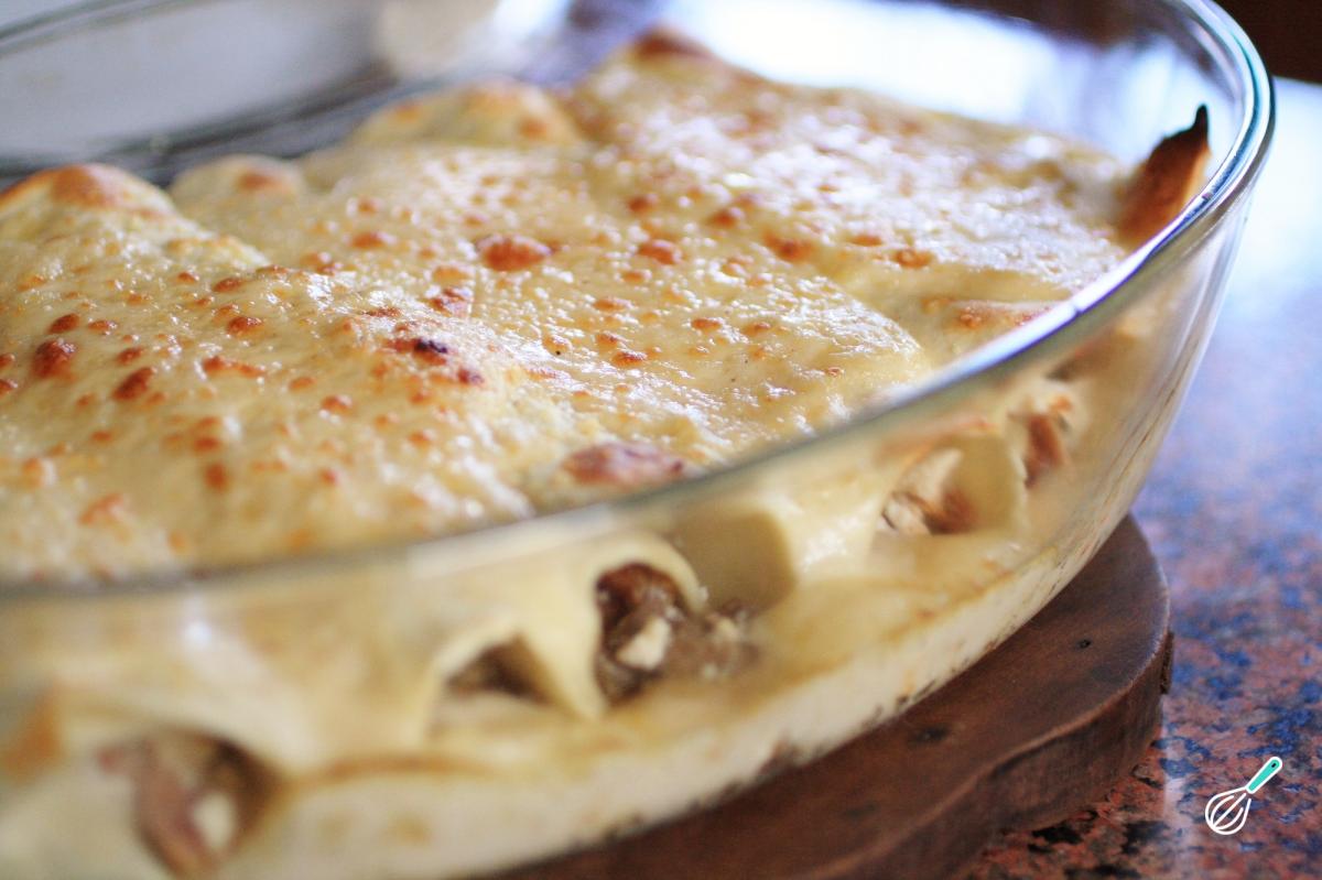 Receita de Panqueca de carne com molho branco