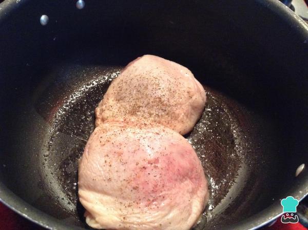 Receita de Frango estufado com abacaxi - Passo 2