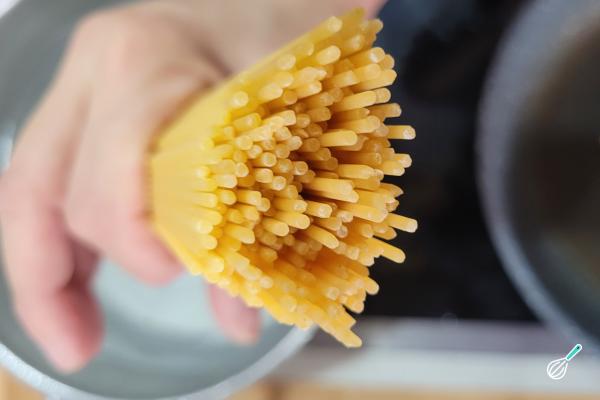 Receita de Linguine com camarão - Passo 2