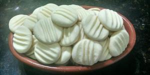 Biscoito de maizena com leite condensado