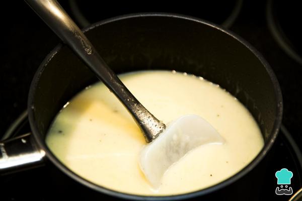 Receita de Fondue de queijo econômico - Passo 1