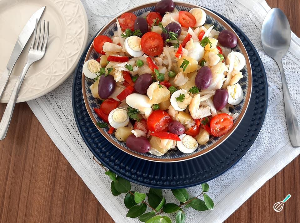 Salada de bacalhau à portuguesa: receita com fotos