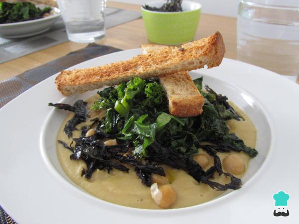 Receita de Sopa de grão de bico com couve