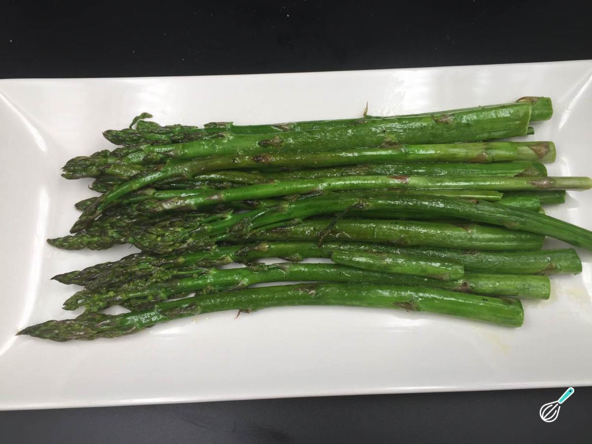 Receita de Aspargos salteados com azeite