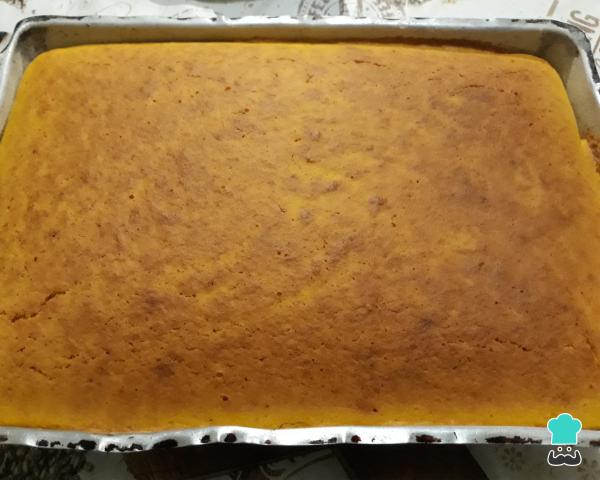 Receita de Bolo de cenoura de liquidificador fofinho com cobertura de chocolate - Passo 3