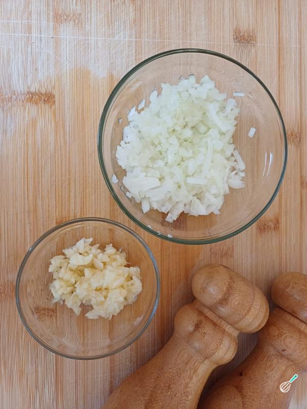 Picar temperos do risoto