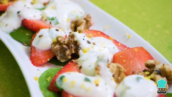 Receita de Salada de espinafre com morango