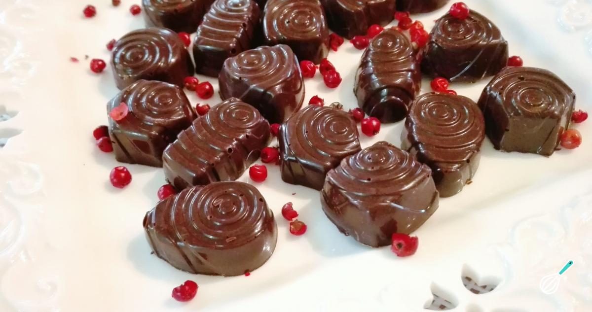 Receita de Bombons de chocolate com pimenta rosa