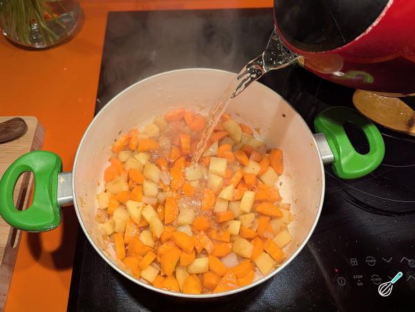 Receita de Sopa de cenoura com frango - Passo 6