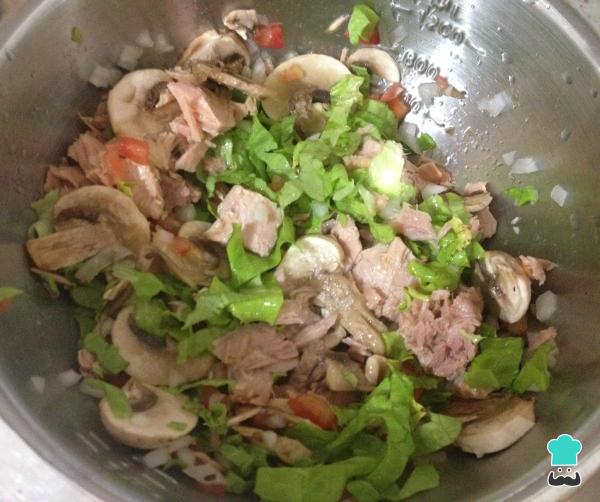 Receita de Berinjela recheada com salada de atum - Passo 4