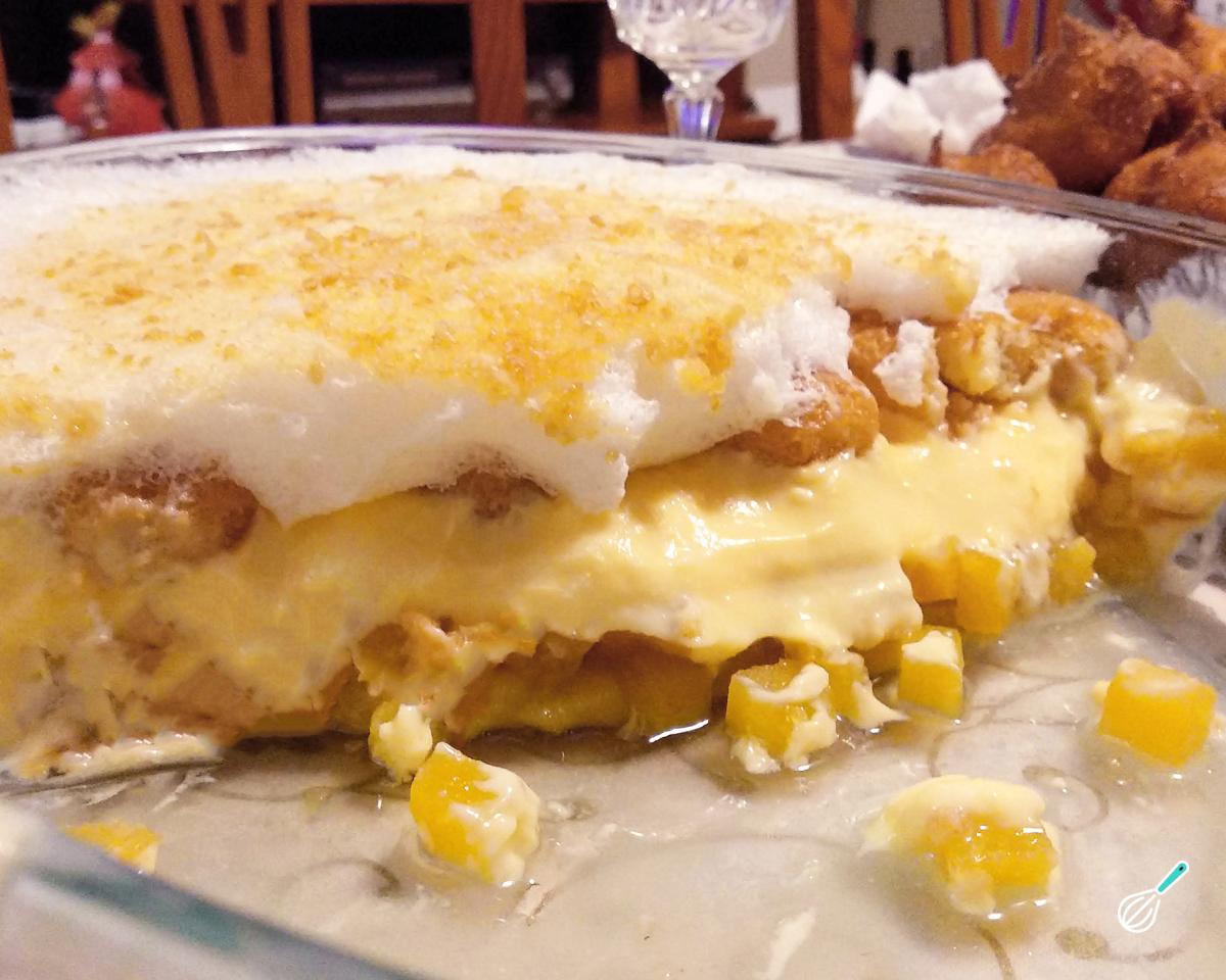 Receita de Pavê de abacaxi com bolacha champanhe