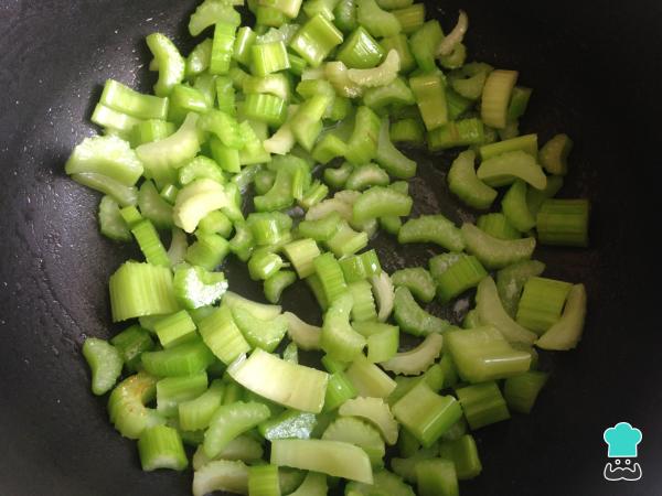 Receita de Creme de batata e aipo - Passo 2