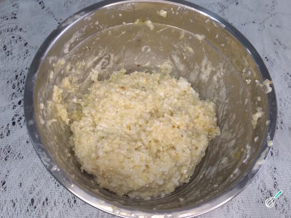 Massa pronta para modelar os biscoitos