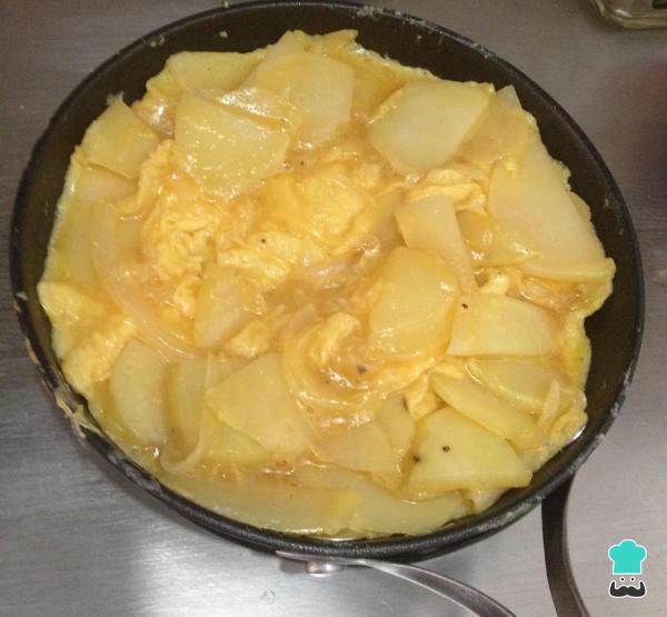Receita de Tortilha de batata e cebola - Passo 5