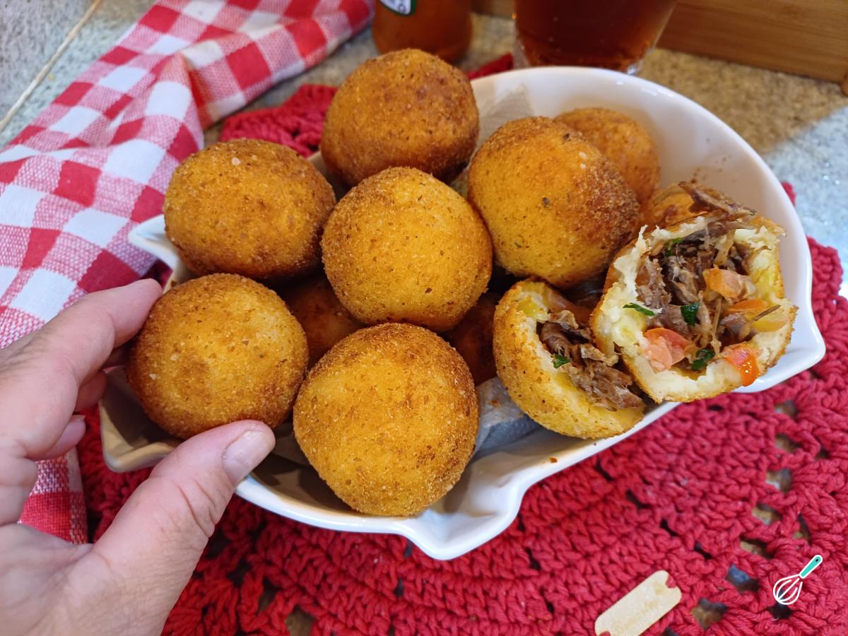 Receita de Bolinho de costela com mandioca