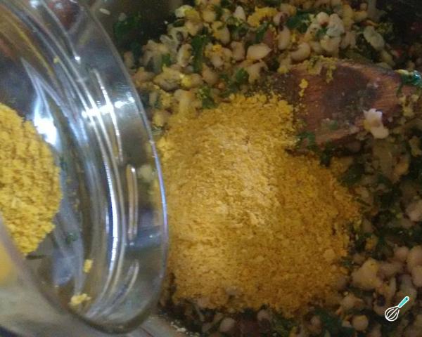 Receita de Feijão tropeiro mineiro fácil - Passo 7
