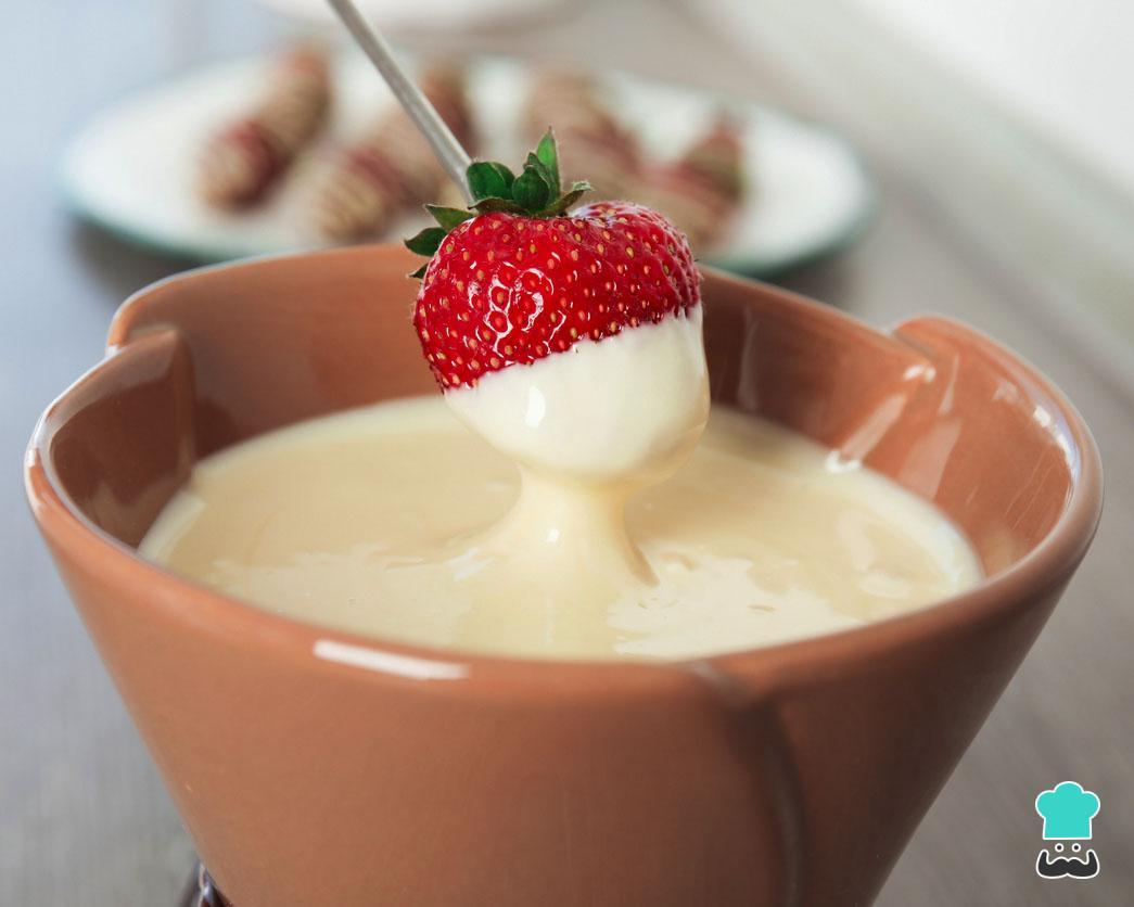 Provavelmente O MELHOR fondue de chocolate branco com leite Ninho