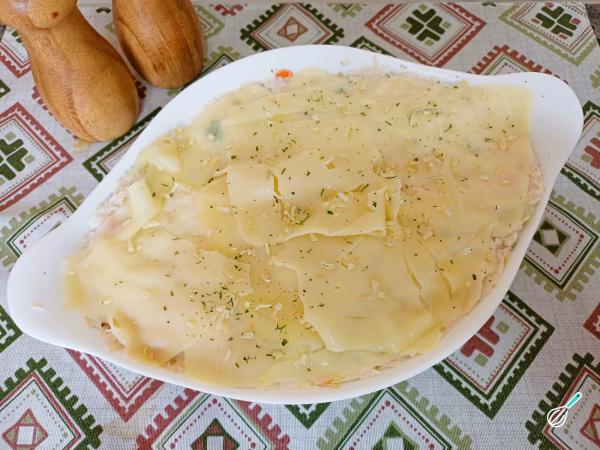 Receita de Batata com frango desfiado - Passo 8