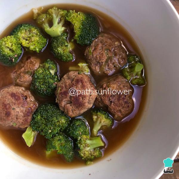 Receita de Sopa de almôndegas oriental