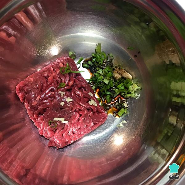Receita de Sopa de almôndegas oriental - Passo 1