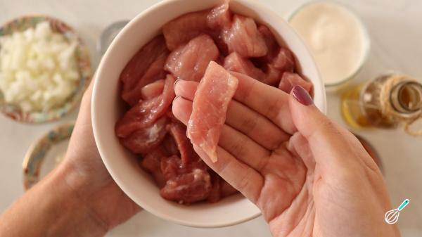 Receita de Strogonoff de porco - Passo 1