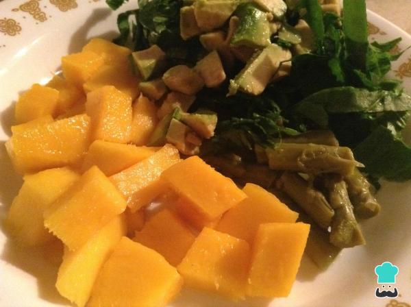 Receita de Salada de espinafre com camarão - Passo 6