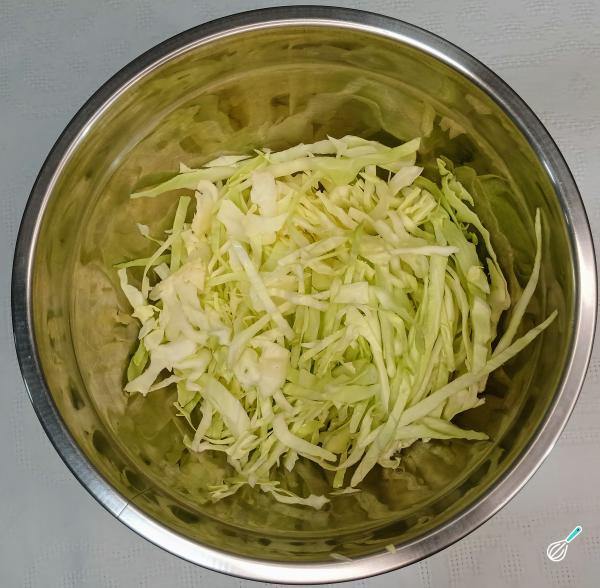 Receita de Salada de repolho com maionese - Passo 2