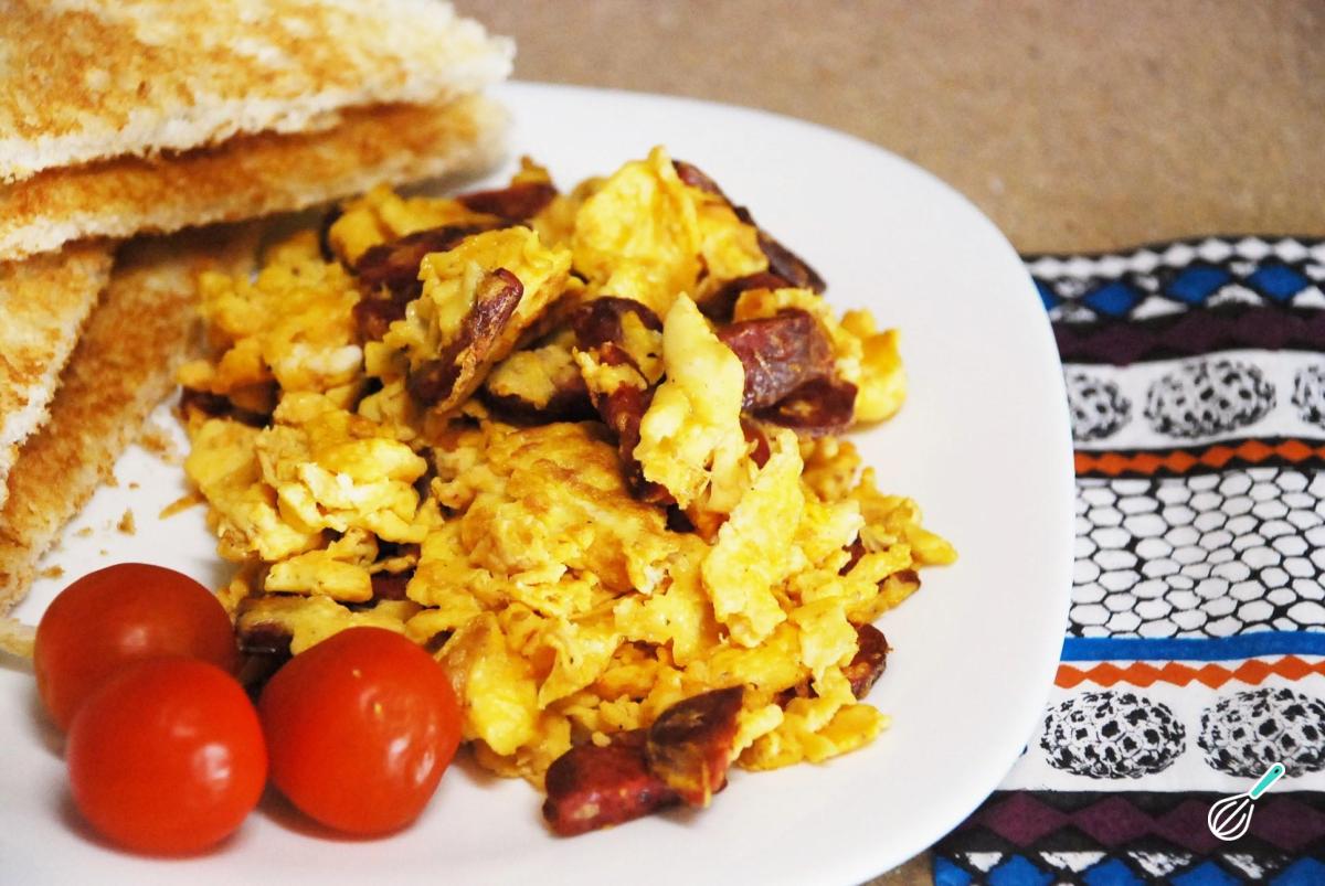Receita de Ovos mexidos com chouriço