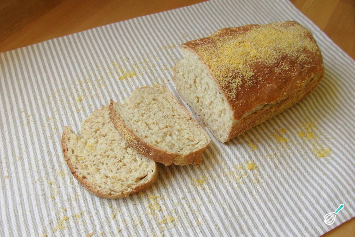 Receita de Pão de forma com aveia e soro de leite