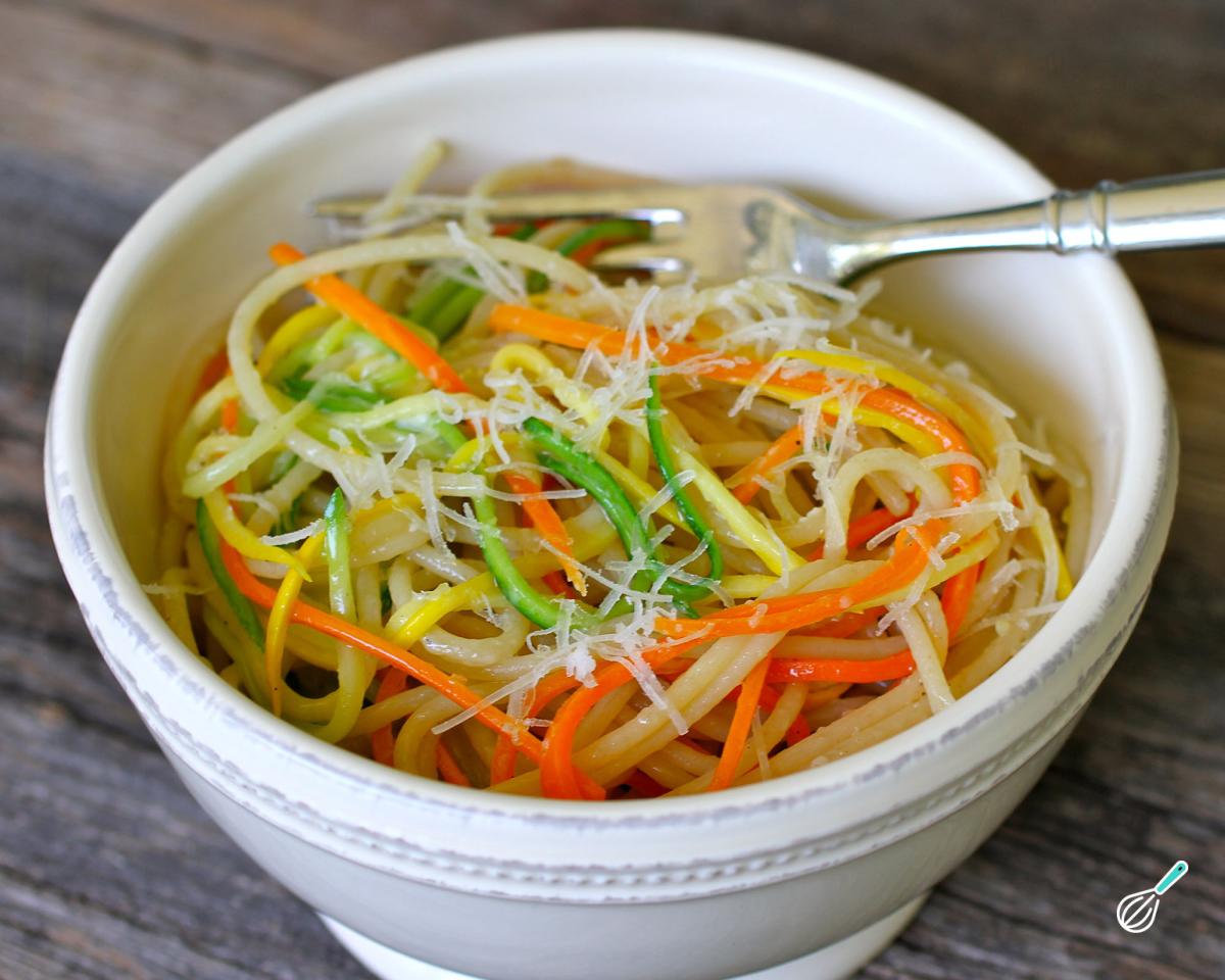Receita de Macarrão de abobrinha e cenoura