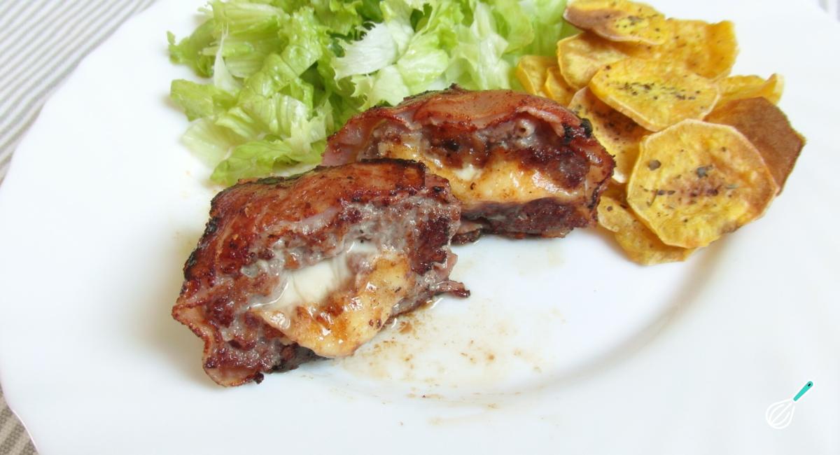 Receita de Hambúrguer recheado com queijo e bacon