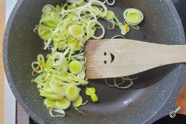 Receita de Patê de alho poró com cream cheese - Passo 3