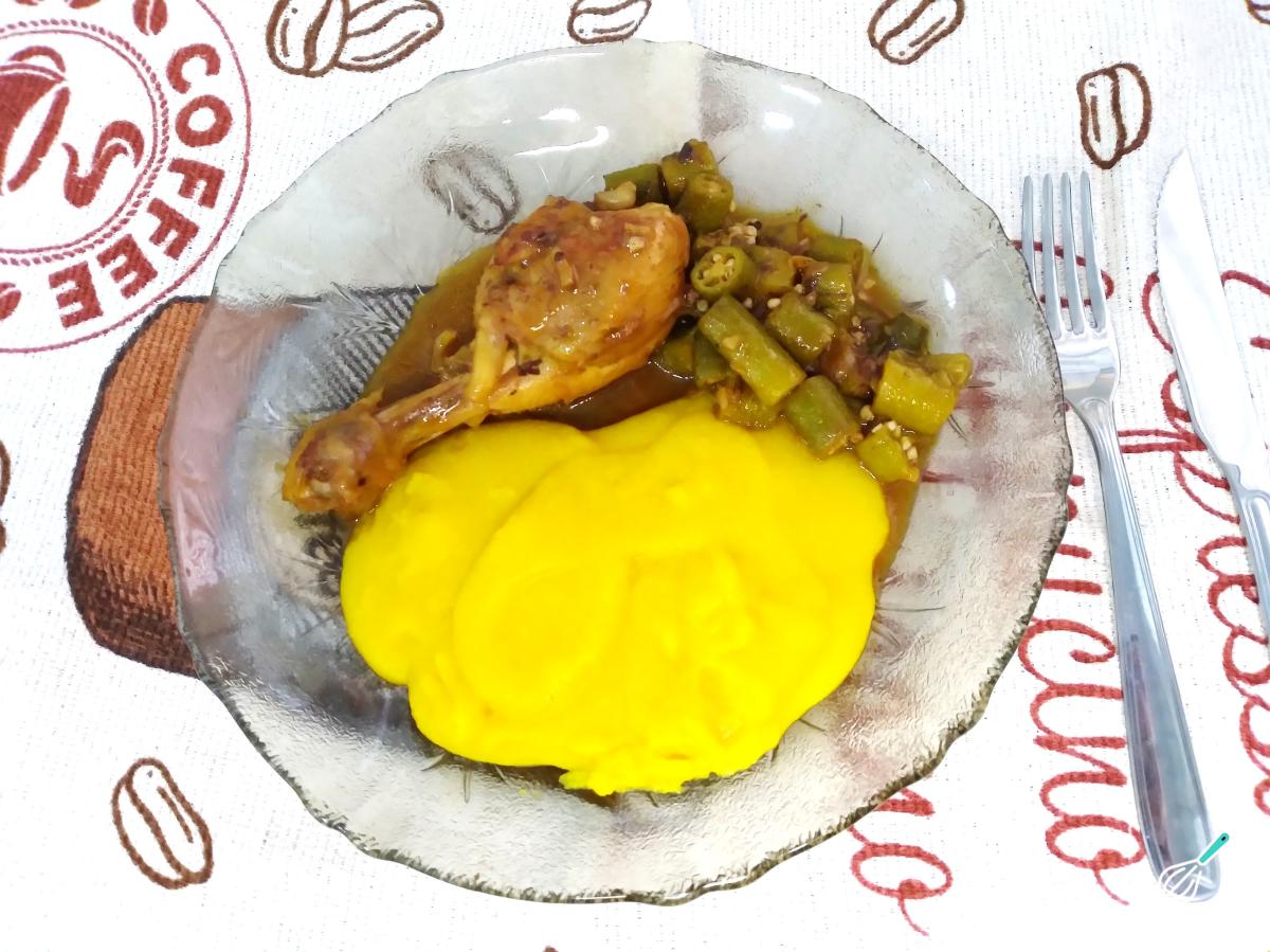 Receita de Frango com quiabo e angu