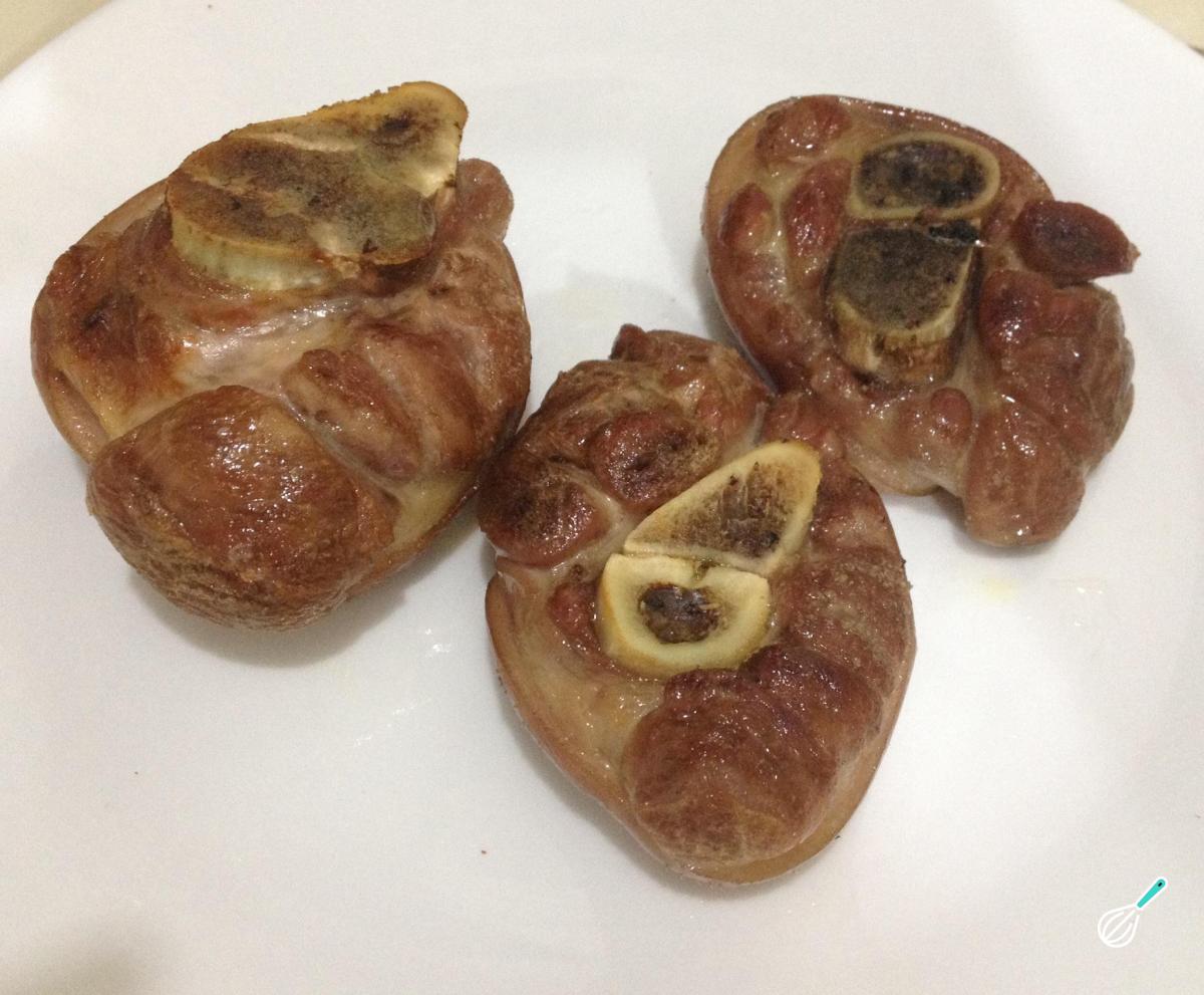 Receita de Joelho de porco em salmoura assado