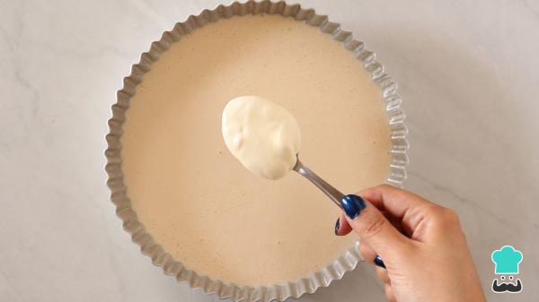 Receita de Torta de pão de queijo recheado com requeijão - Passo 4