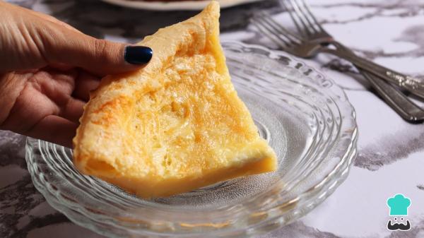 Receita de Torta de pão de queijo recheado com requeijão - Passo 7