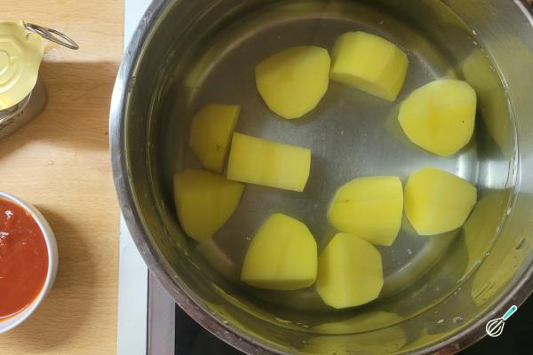 Receita de Torta de batata com sardinha - Passo 3