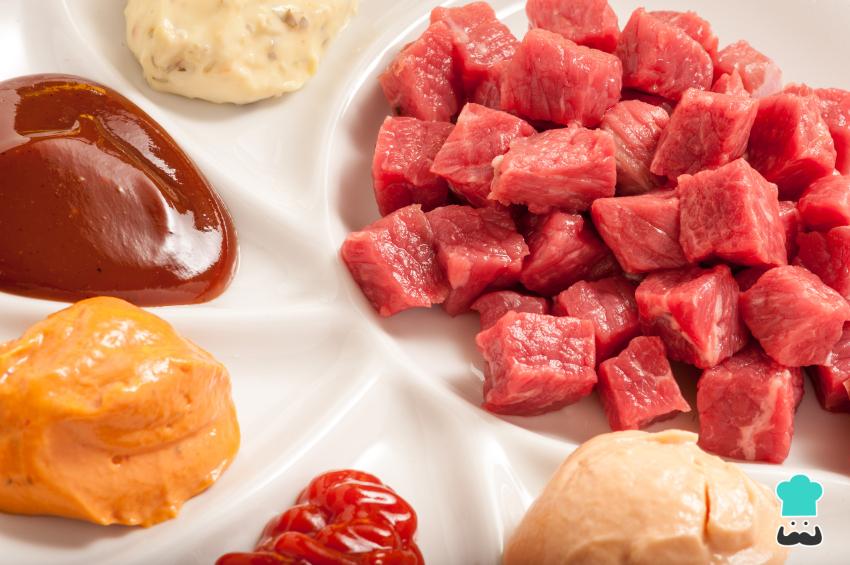 Fondue de carne simples Fácil