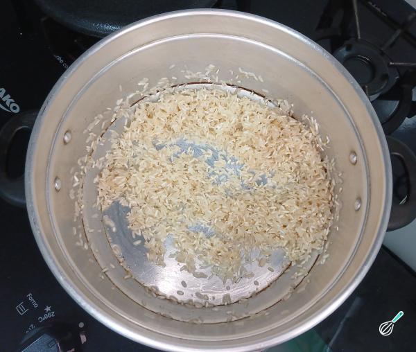 Receita de Arroz com linguiça calabresa - Passo 2