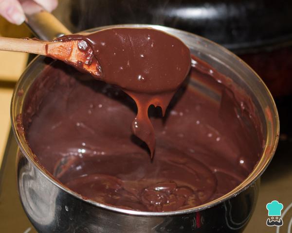 Receita de Pavê sensação de morango e chocolate - Passo 1