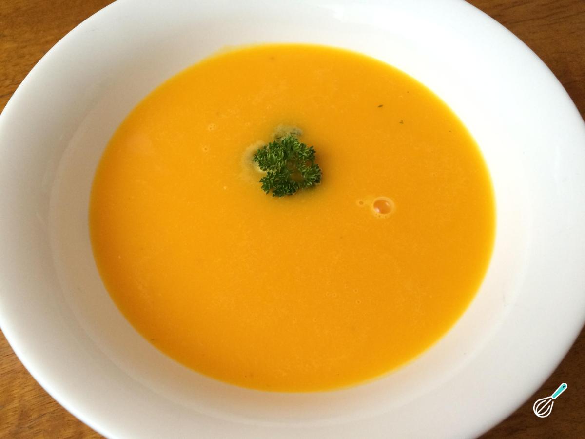 Receita de Sopa fria de laranja e cenoura