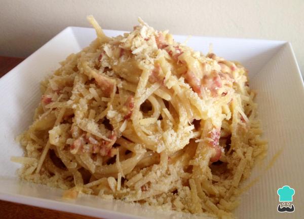 Receita de Espaguete à carbonara sem creme