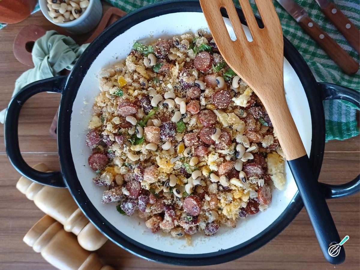 Receita de Feijão tropeiro com feijão fradinho